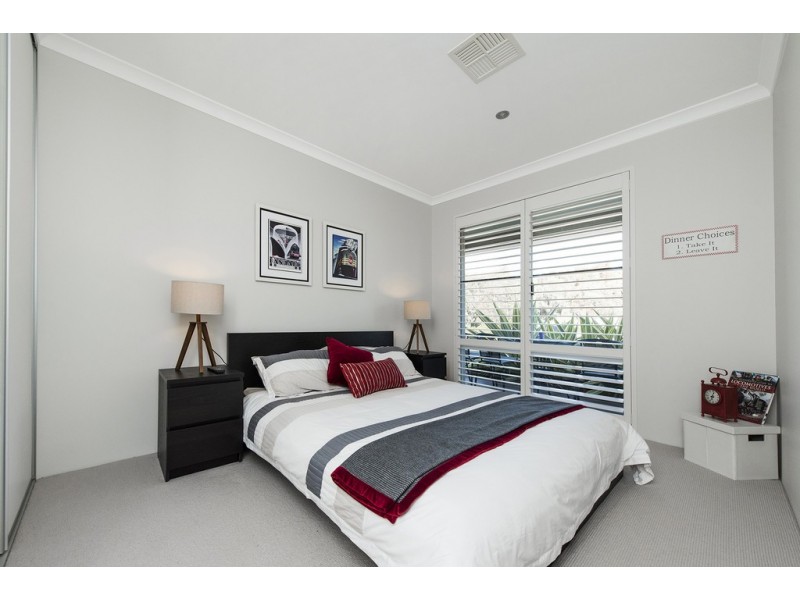 5 Dempsey Road, Piara Waters WA 6112