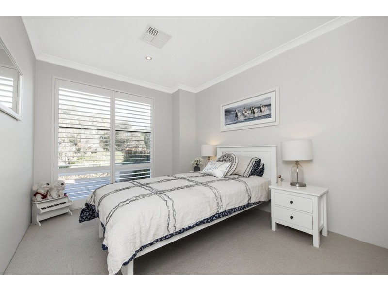 5 Dempsey Road, Piara Waters WA 6112