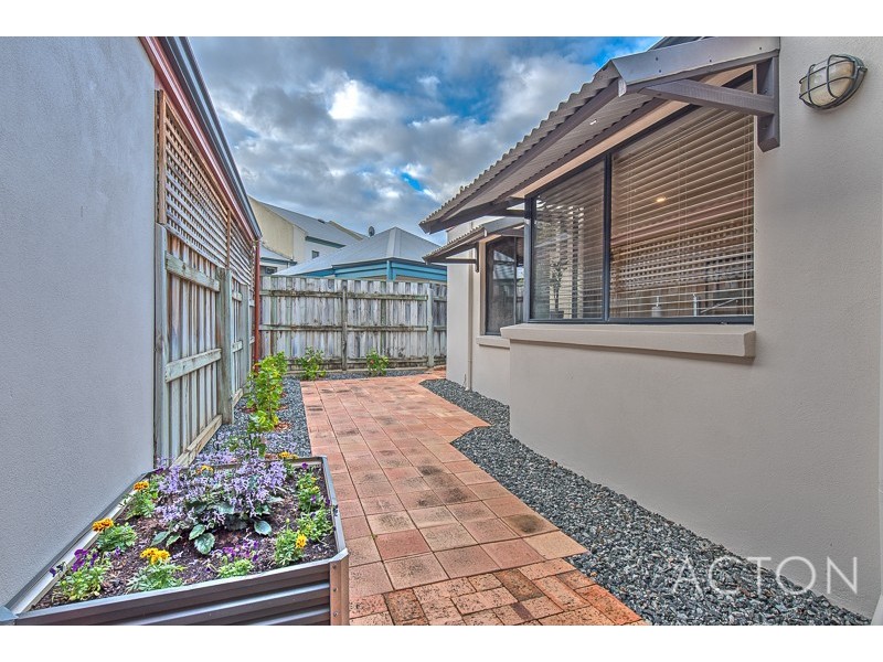 30 Speedy Cheval Street, East Fremantle WA 6158