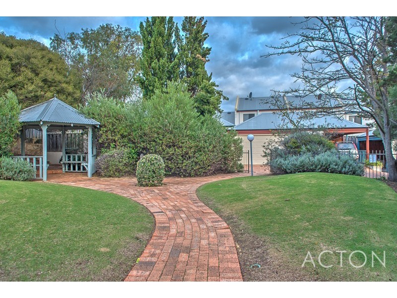 30 Speedy Cheval Street, East Fremantle WA 6158