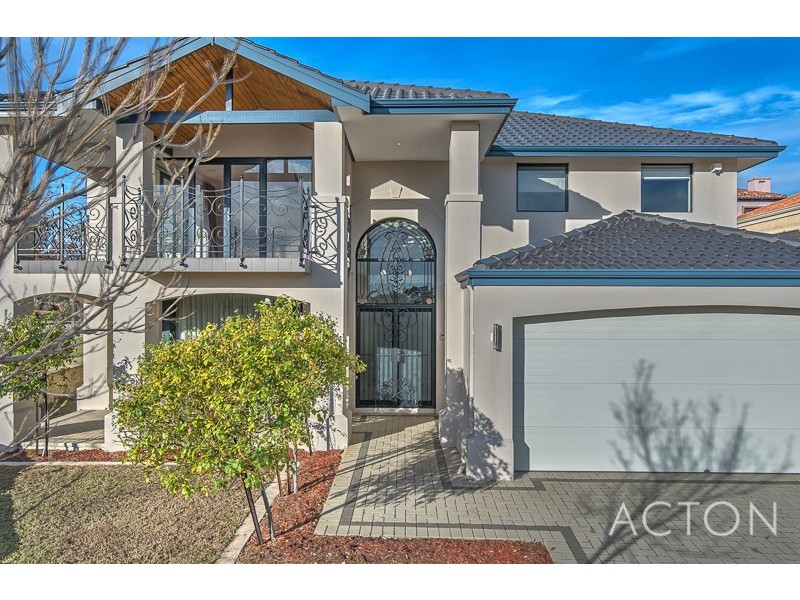 1 Stitfold Promenade, Salter Point WA 6152