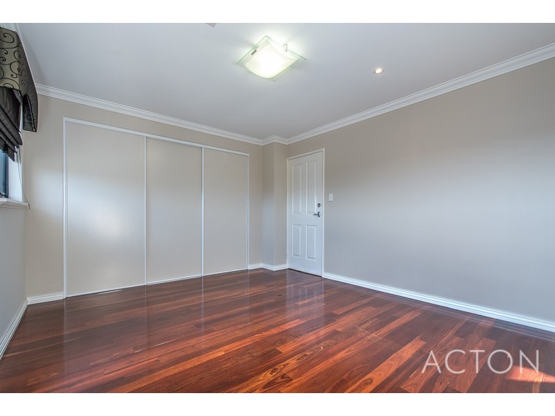 1 Stitfold Promenade, Salter Point WA 6152