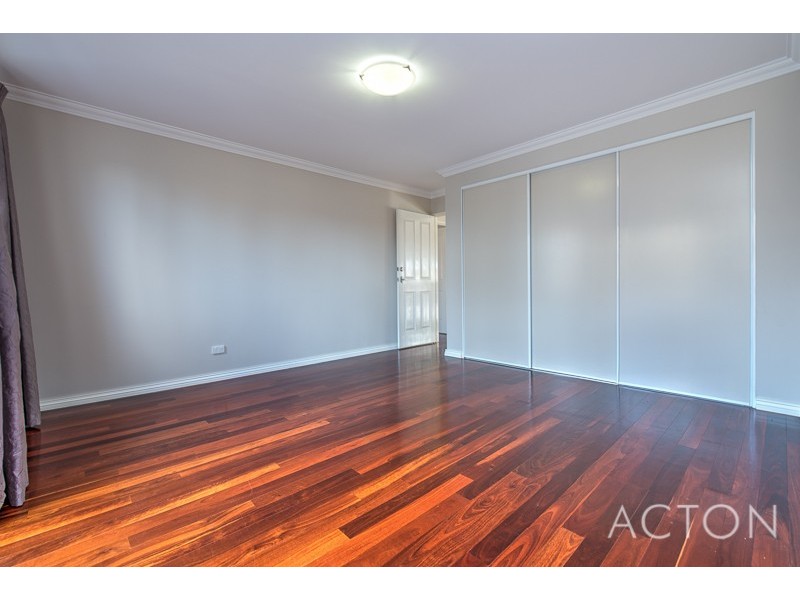 1 Stitfold Promenade, Salter Point WA 6152
