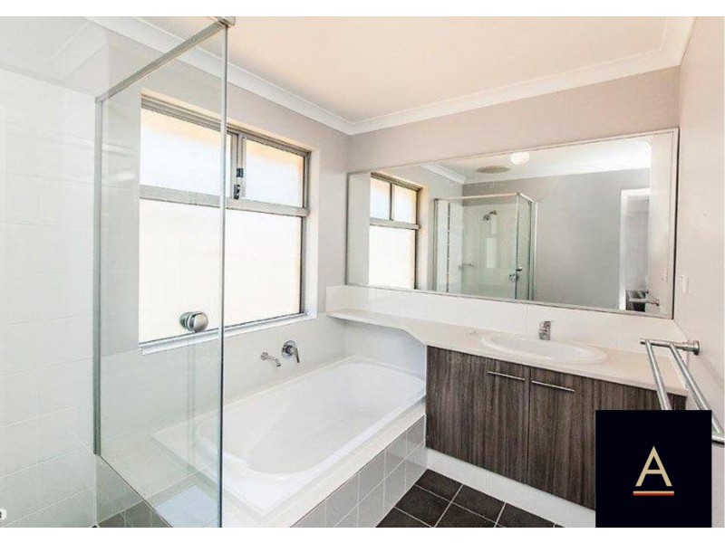 17 Crellin Way, Cloverdale WA 6105