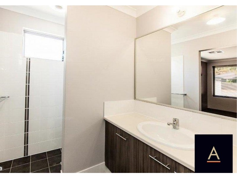 17 Crellin Way, Cloverdale WA 6105