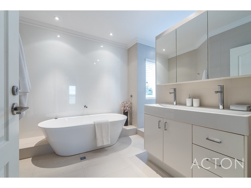 25B DUNKLEY AVENUE, Applecross WA 6153