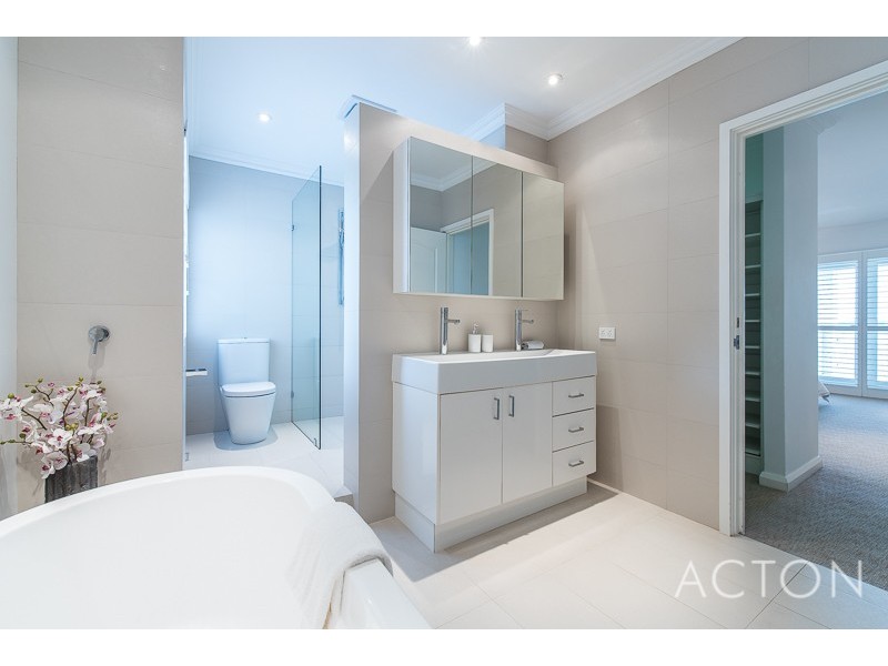25B DUNKLEY AVENUE, Applecross WA 6153