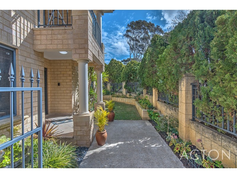 12 Lutey Road, Attadale WA 6156