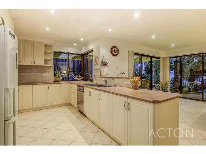 32 Stanbury Way, Booragoon WA 6154