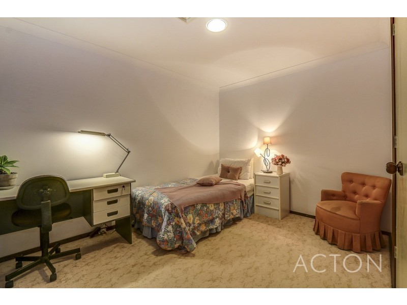 32 Stanbury Way, Booragoon WA 6154