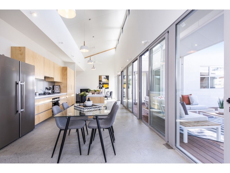 7a Cowan Street, Alfred Cove WA 6154