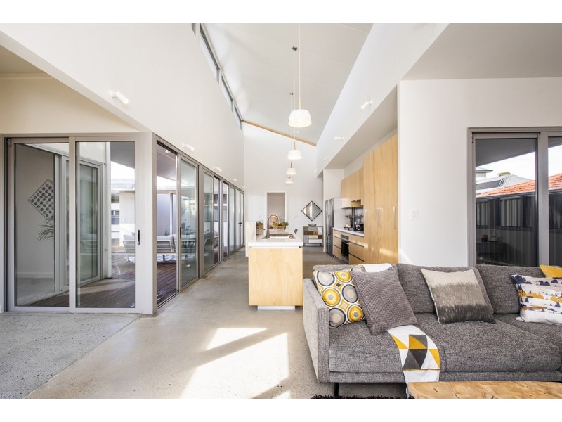 7a Cowan Street, Alfred Cove WA 6154