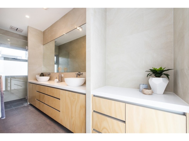 7a Cowan Street, Alfred Cove WA 6154