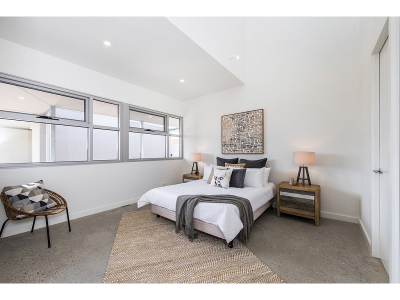 7a Cowan Street, Alfred Cove WA 6154