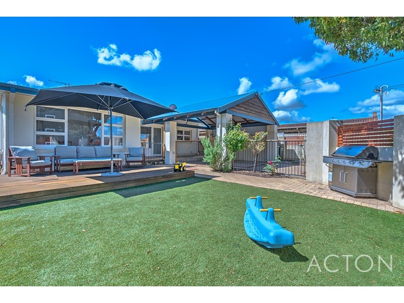 27 Mullings Way, Myaree WA 6154