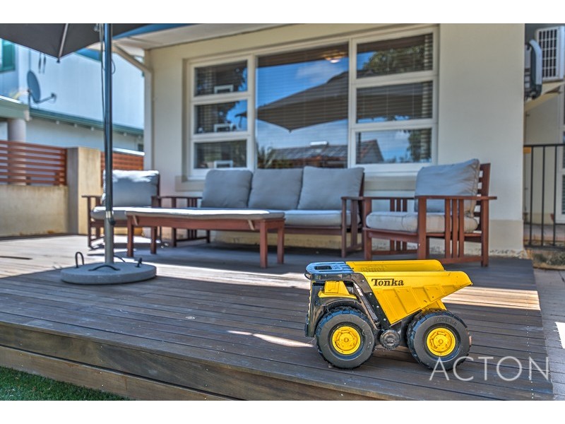 27 Mullings Way, Myaree WA 6154