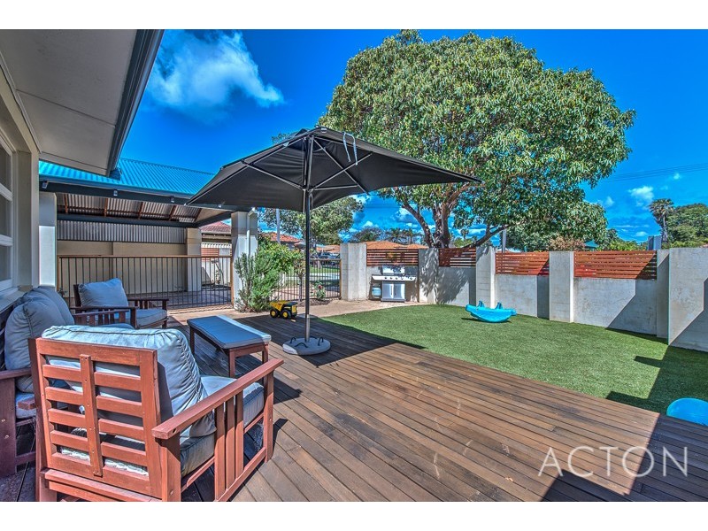 27 Mullings Way, Myaree WA 6154