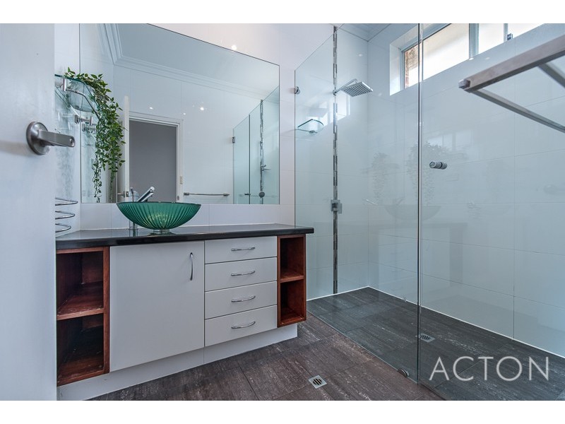 27 Mullings Way, Myaree WA 6154