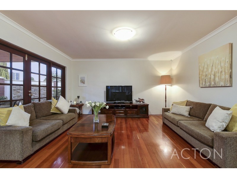 28 Ullapool Road, Mount Pleasant WA 6153