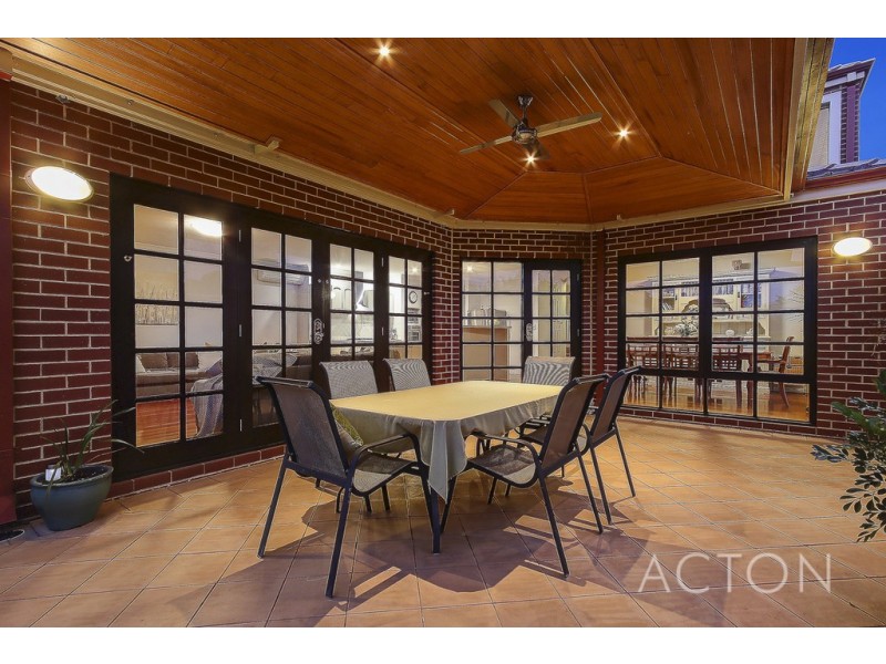 28 Ullapool Road, Mount Pleasant WA 6153