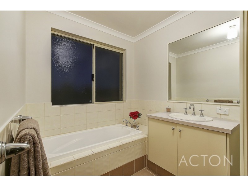 28 Ullapool Road, Mount Pleasant WA 6153