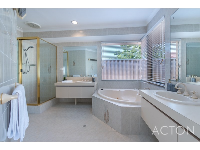 28 Stephenson Gardens, Winthrop WA 6150