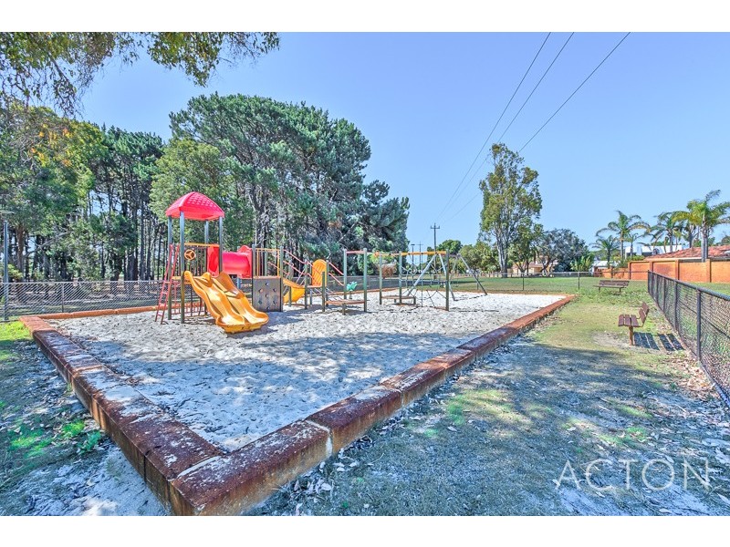 28 Stephenson Gardens, Winthrop WA 6150