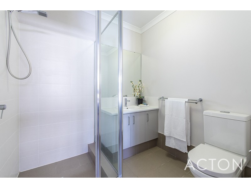2B Lilacdale road, Innaloo WA 6018