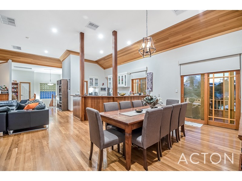 4 Central Ave, Mount Pleasant WA 6153