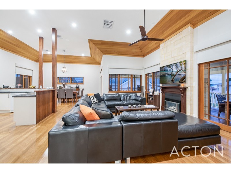 4 Central Ave, Mount Pleasant WA 6153