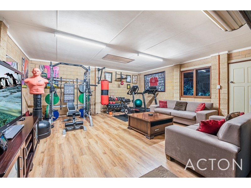 4 Central Ave, Mount Pleasant WA 6153