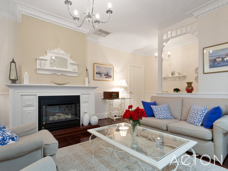 35 Doney Street, Alfred Cove WA 6154