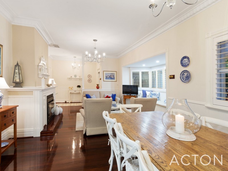 35 Doney Street, Alfred Cove WA 6154