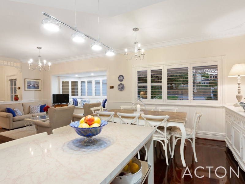 35 Doney Street, Alfred Cove WA 6154