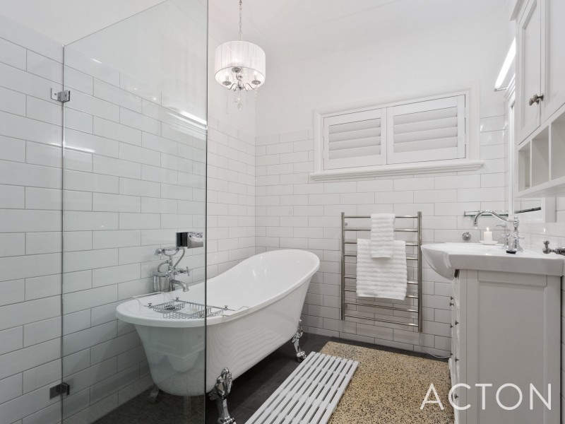 35 Doney Street, Alfred Cove WA 6154