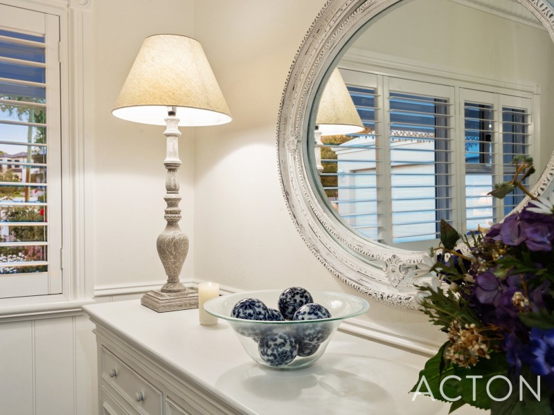 35 Doney Street, Alfred Cove WA 6154