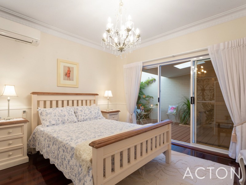 35 Doney Street, Alfred Cove WA 6154