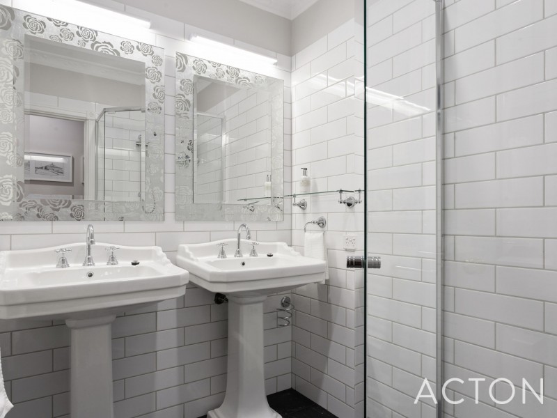 35 Doney Street, Alfred Cove WA 6154