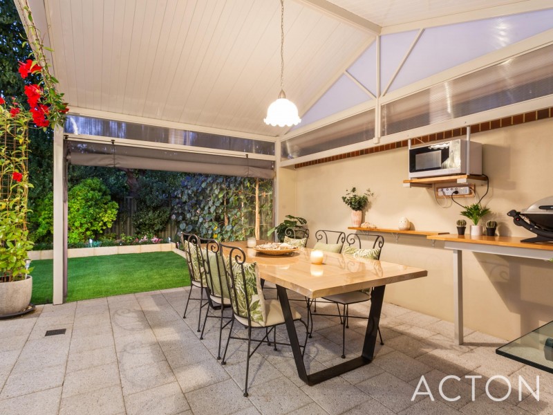 35 Doney Street, Alfred Cove WA 6154