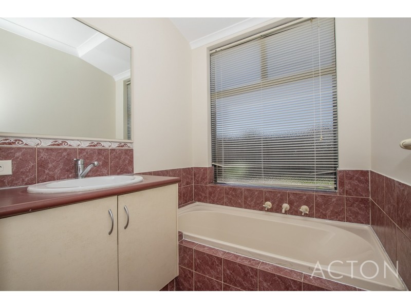 10 Fleet Circle, High Wycombe WA 6057