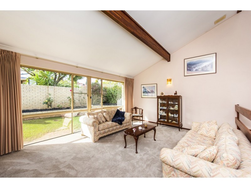 17 Rintoul Loop, Booragoon WA 6154