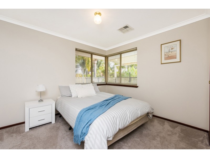 17 Rintoul Loop, Booragoon WA 6154