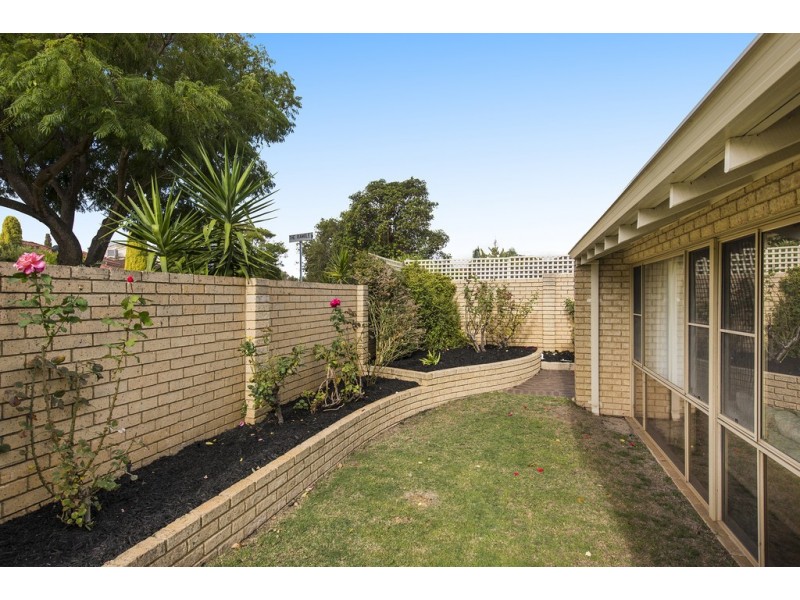 17 Rintoul Loop, Booragoon WA 6154