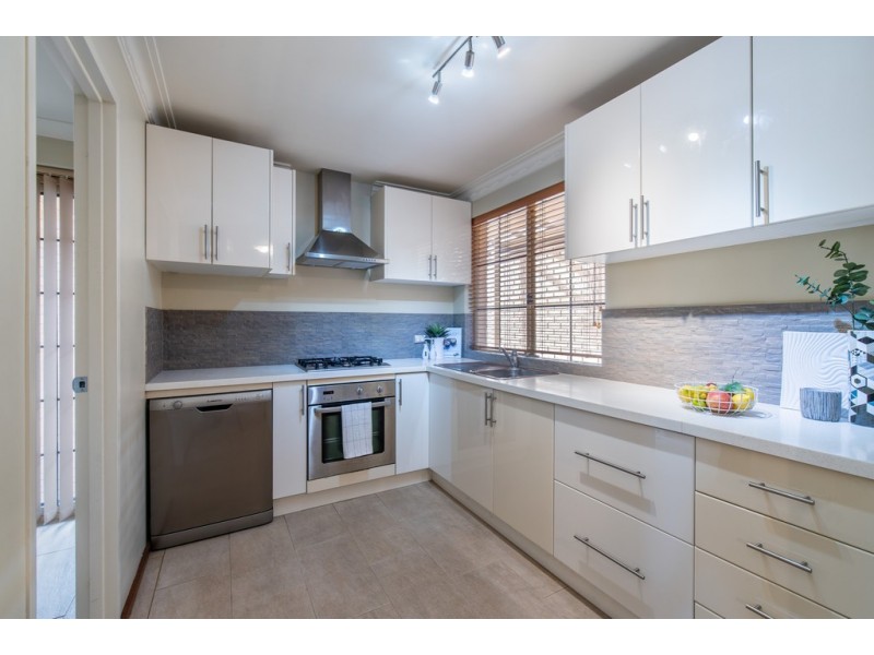 1/102 Mary Street, Como WA 6152