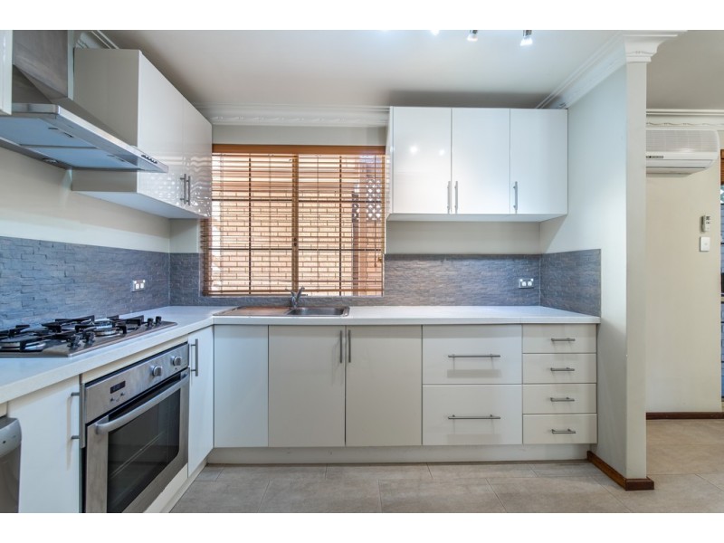 1/102 Mary Street, Como WA 6152