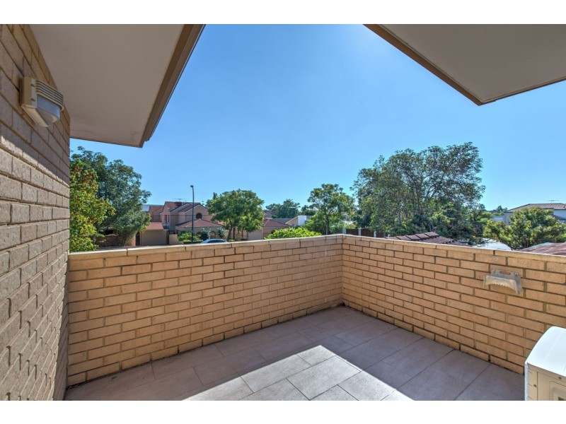 1/102 Mary Street, Como WA 6152