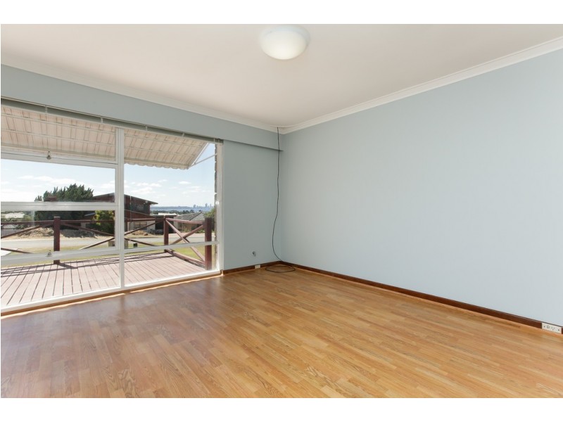 7B Renton Street, Melville WA 6156