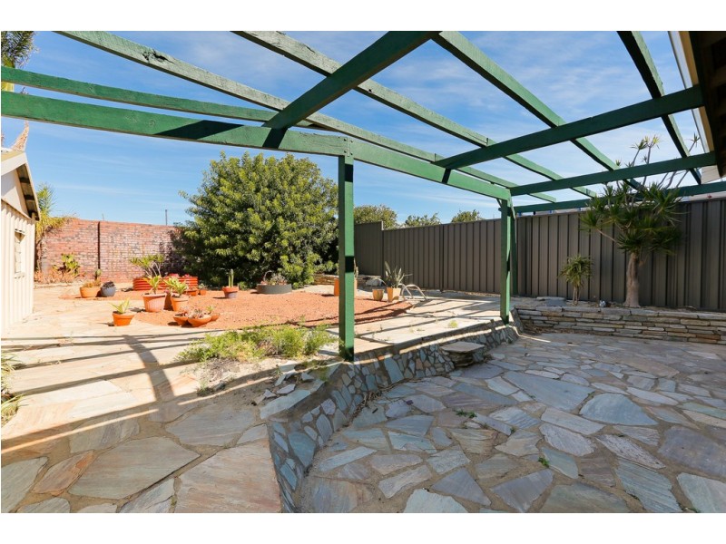 7B Renton Street, Melville WA 6156