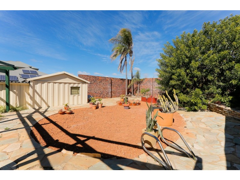 7B Renton Street, Melville WA 6156