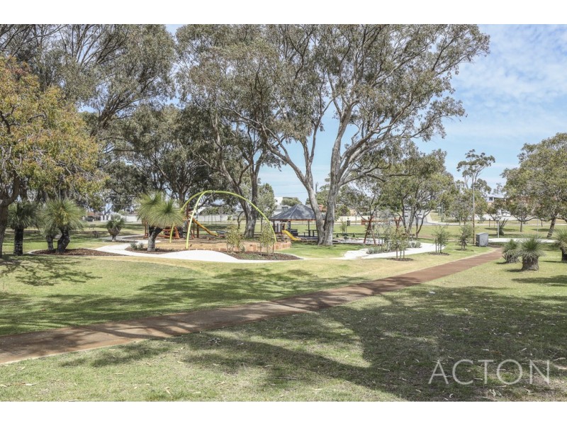 1 Honeysett Court, Hamilton Hill WA 6163